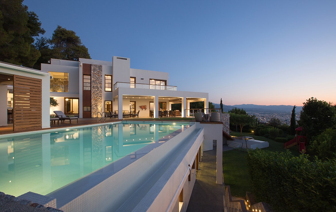 luxurious villa in Crete